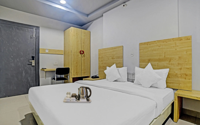 OYO 81349 Townhouse Friends Inn