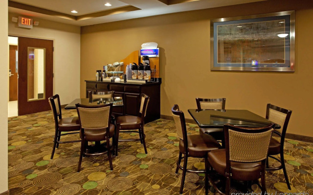 Holiday Inn Express & Suites Hope Mills-Fayetteville Arpt by IHG