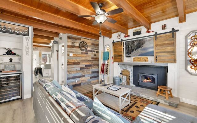 JAY Bird Landing Escape #2308