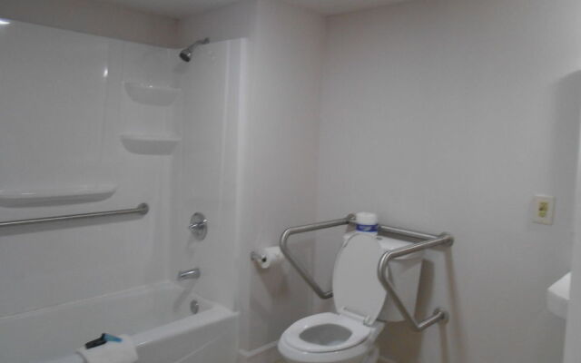 Americas Best Value Inn - Williamsburg/Lightfoot Area