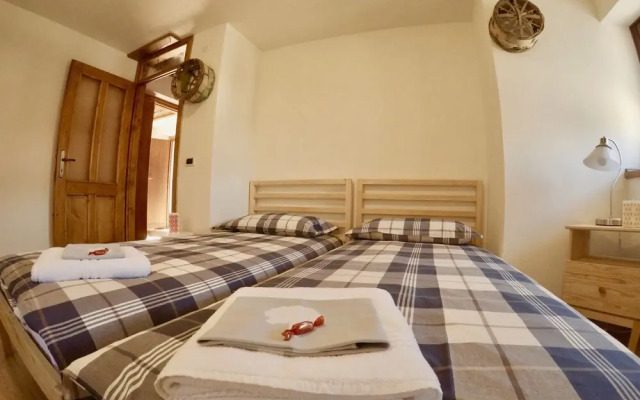 4lander House Balins