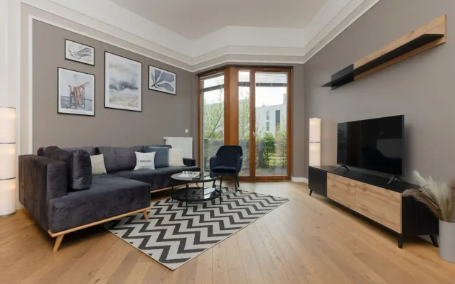 Spacious Apartment Bergamotki by Renters