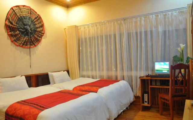 Cat Cat Sunrise Hotel