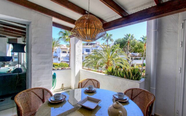 1152 Beachfront 2 Family Apartments 6 Bedr. Sleeps 15