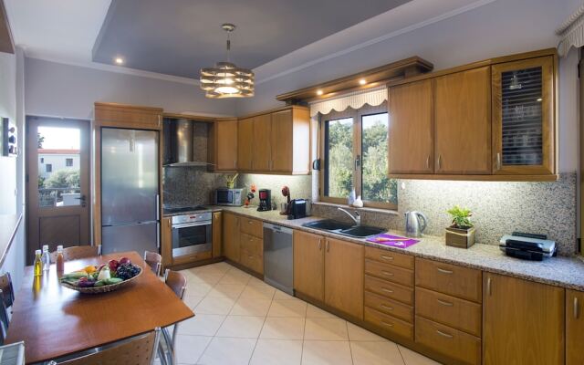 Villa Plousia