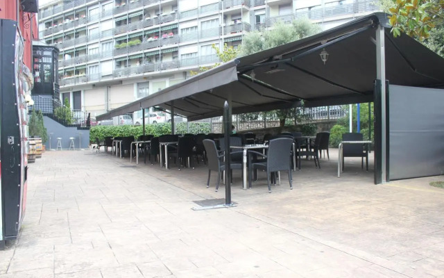 Hotel Mondragon