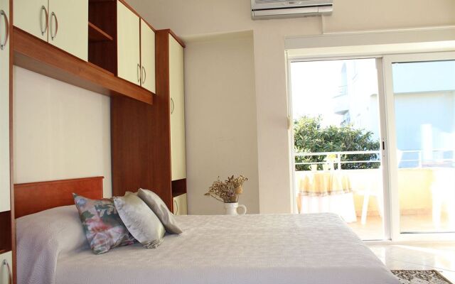 Diklo Beach Rooms