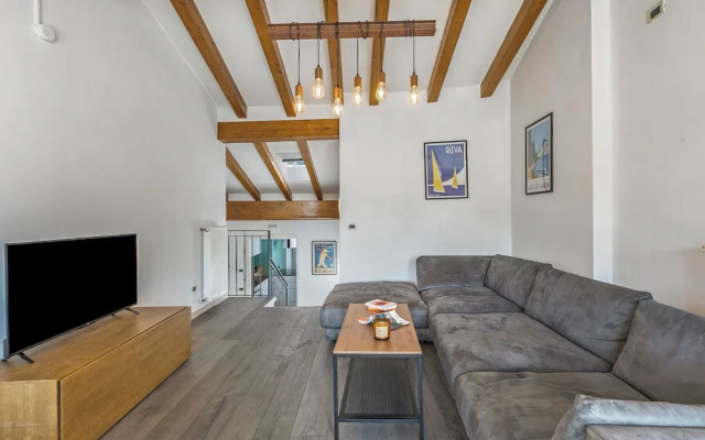 Riva's Rooftop Retreat