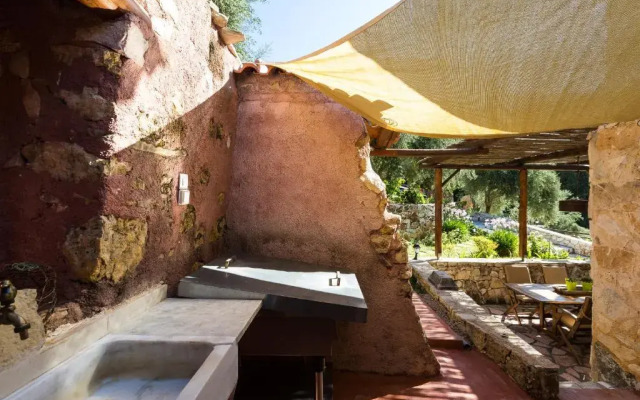 Vrisali Traditional Stone Villa