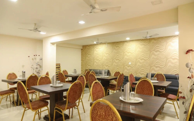 OYO Flagship 072 Hotel Orient Inn