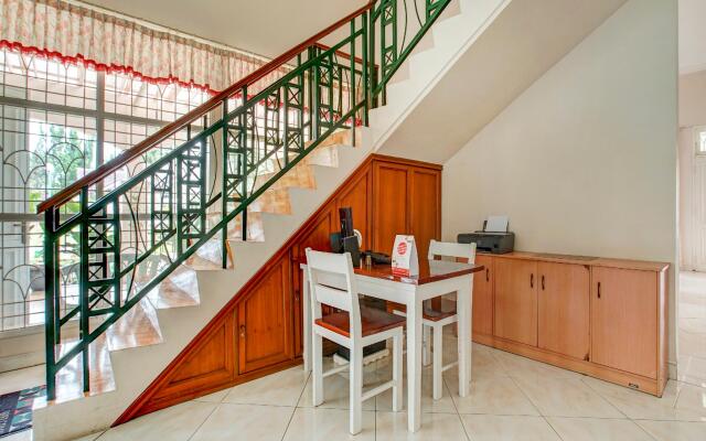 OYO 90080 Villa Lotus E06