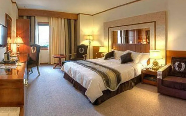 Royal Hotel Darvishi