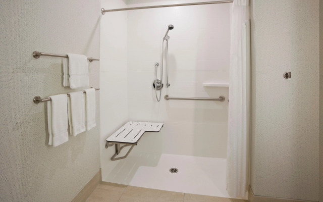 Holiday Inn Express & Suites Minneapolis – West End by IHG