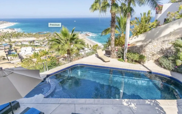 Casa Tranquila Only Steps to The Ocean 5-bedrooms Sleeps 9