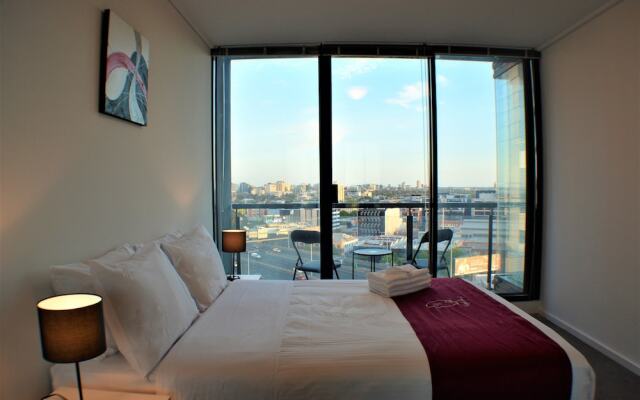 Royal Stays Apartments - Whiteman St
