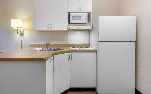 Extended Stay America Select Suites Roanoke Airport