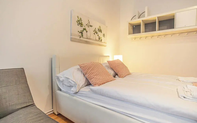 Cozy Room with Facilities Long Stay