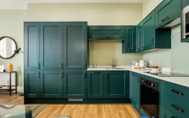 Stunning Sea Views, Family Apt; Free Parking & Gym