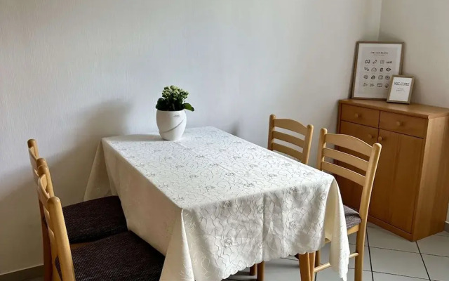 Apartment With 2 Rooms in Lirstal
