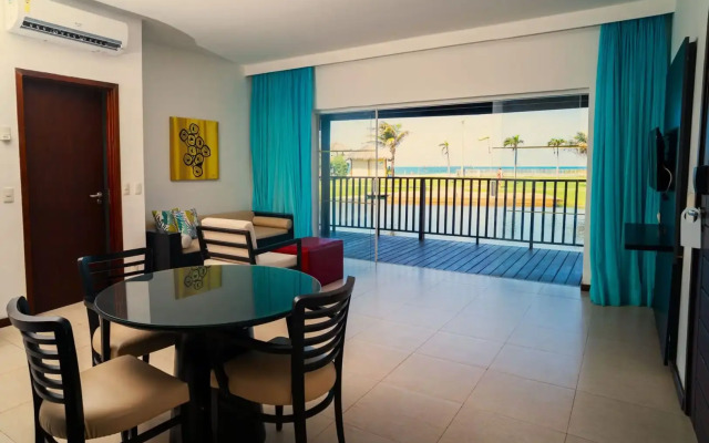 Dom Pedro Laguna Beach Resort & Golf