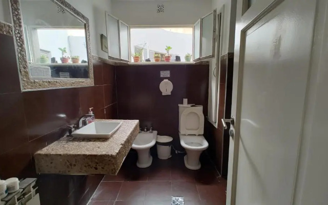 HA! 1 Resi para estudiantes