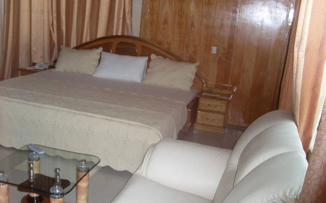 Senator Hotel
