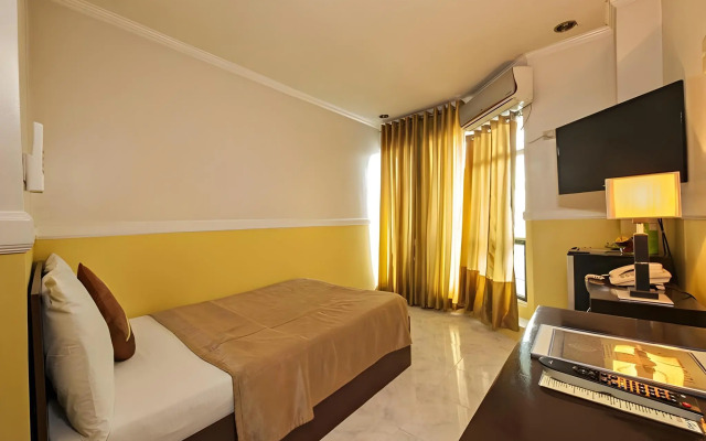 Oyster Plaza Hotel