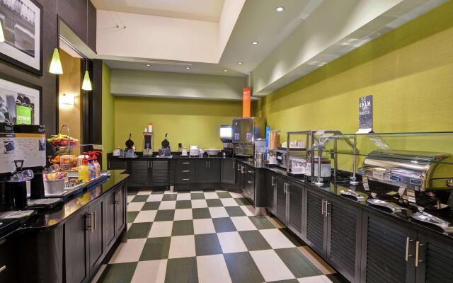 Hampton Inn & Suites Raleigh/Crabtree Valley