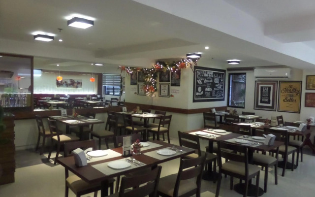 Royal Suites Condotel
