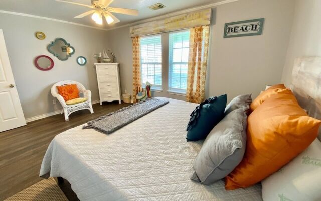 Smile N Wave 3 Bedroom Home by Redawning