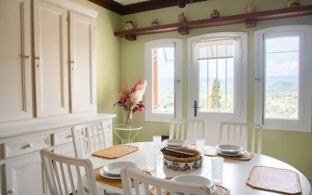 La Belle Villa - Family Retreat Magnificent View