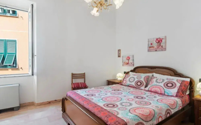 Spacious Apartment in Lavagna near Sea & City Center
