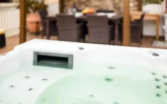 Moradia V3 Férias No Algarve Com Jacuzzi Privado