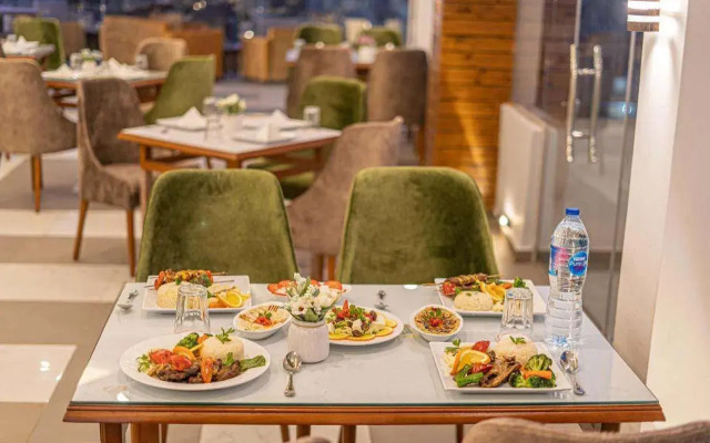 Nine Pyramids View Hotel
