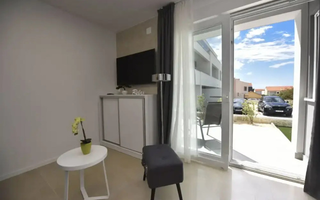 Pool Apartments & Rooms Mare