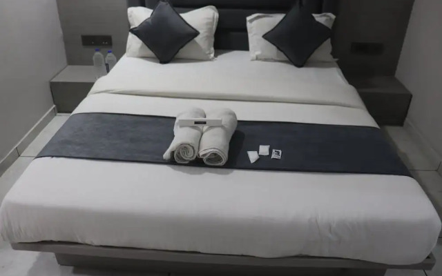 Hotel R K villa
