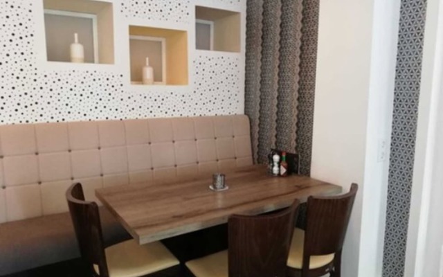 Caesaro Hotel & Pizzeria