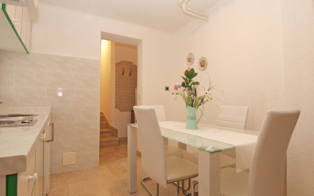 Apartment 959