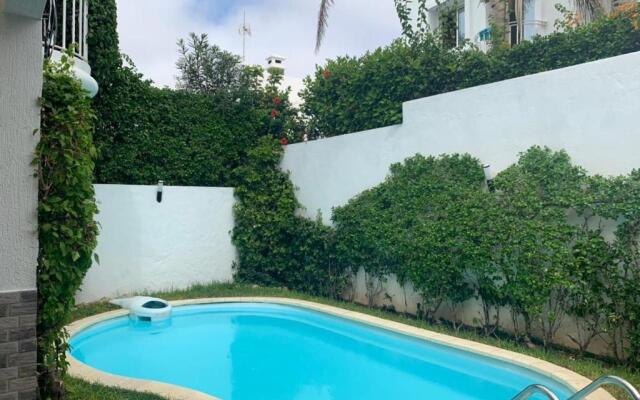 Villa avec piscine privée près de Casablanca Maroc