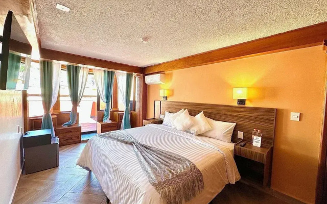 Suites Del Jardin Principal