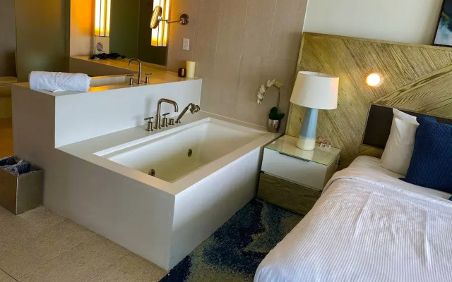OneLuxStay at W Residences