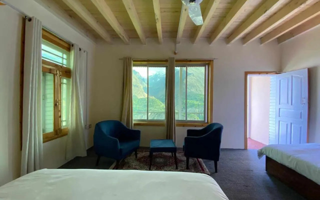 Hunza Lounge
