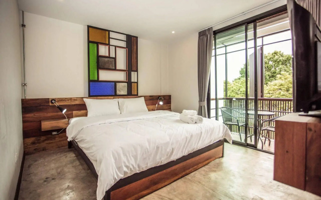 The Arak Bed Bar and Hostel