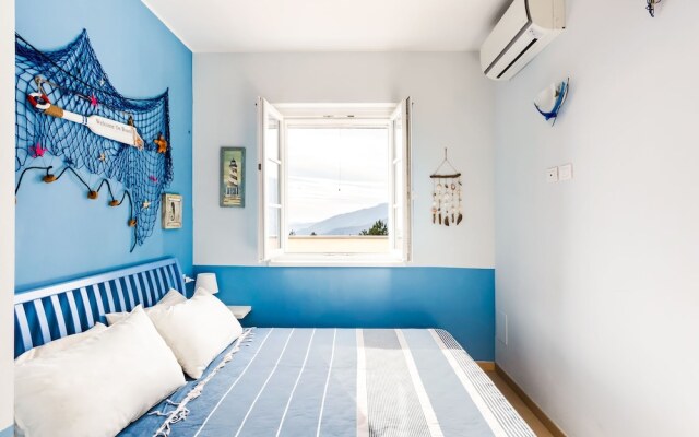 Boutique Holiday Home in Magliolo With Swimming Pool