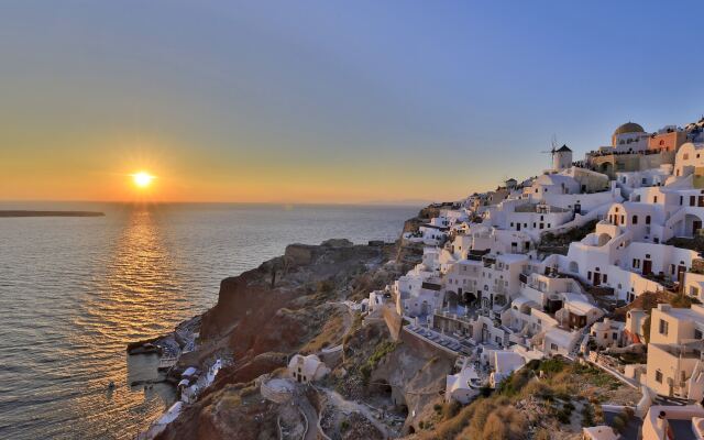 Art Maisons Oia Castle Hotel