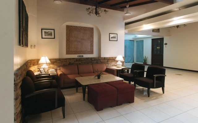 El Rico Suites