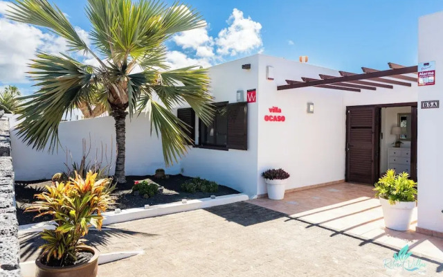 Remarkable 5-bed Villa in Playa Blanca