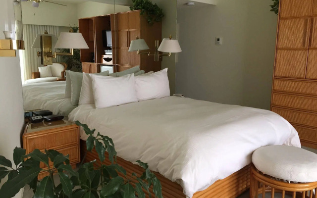 Lighthouse Club Hotel