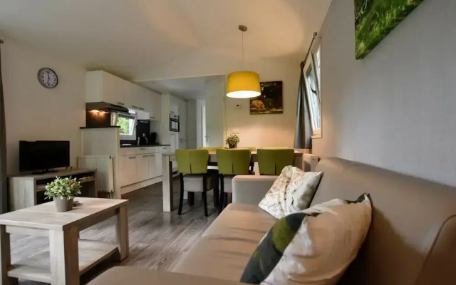 Cosy Chalet w/ Garden Patio