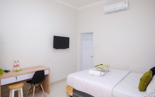 Urbanview Le Reno Inn Wirobrajan by RedDoorz